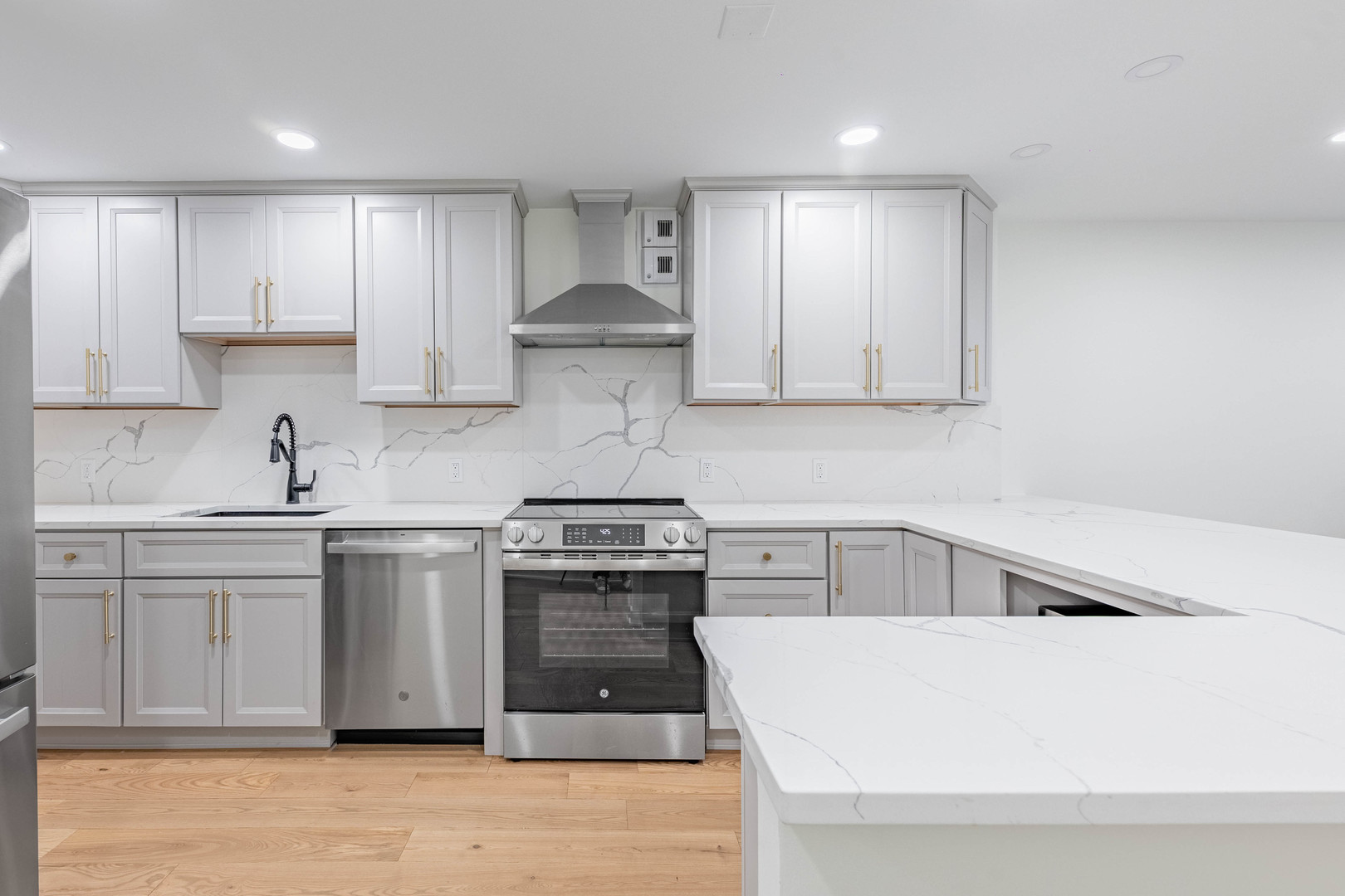 405 North Wabash Avenue, Unit 207 Chicago, IL 60611 - Photo 6 of 30