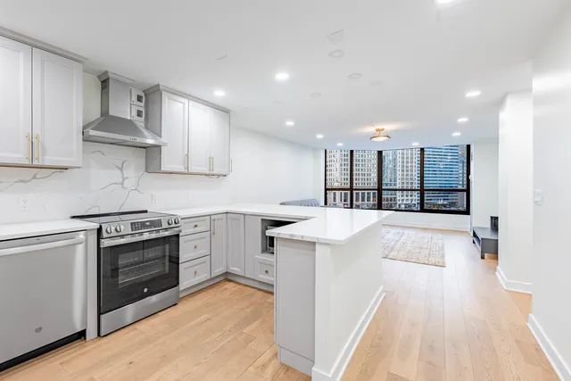 $2,700 | 405 North Wabash Avenue, Unit 207, Chicago, IL 60611