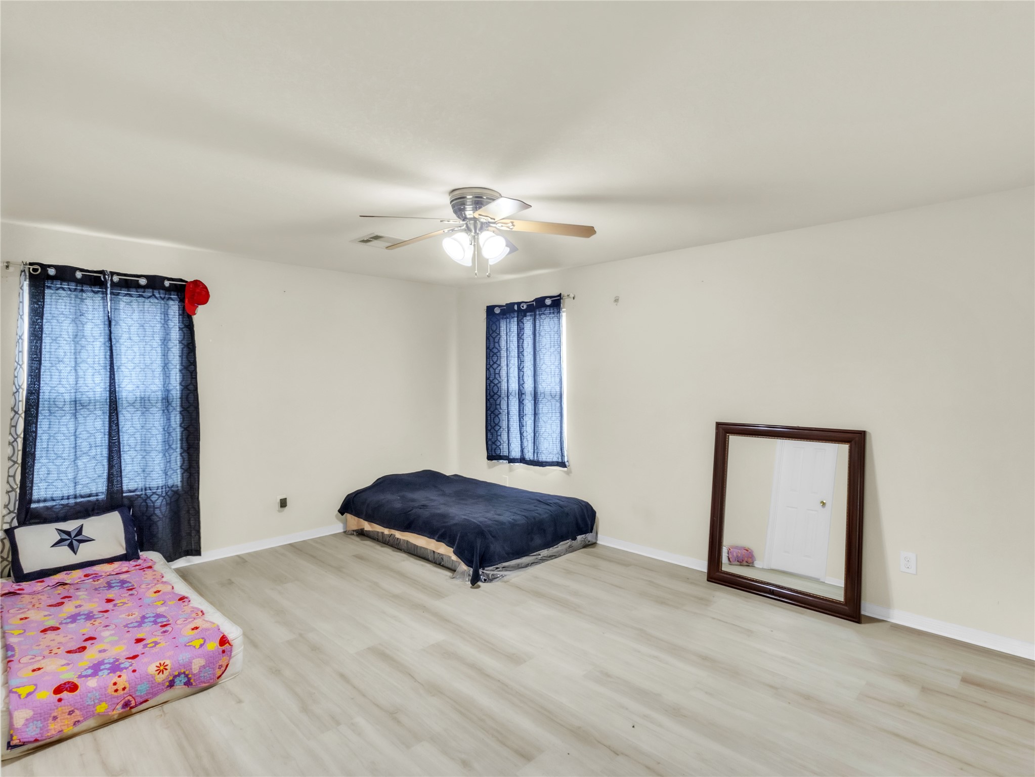 10515 Ince Lane Houston, TX 77040 - Photo 20 of 31 Bedroom (2) 2nd floor