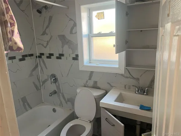 $1,399,900 | 189-20 117th Road | St. Albans