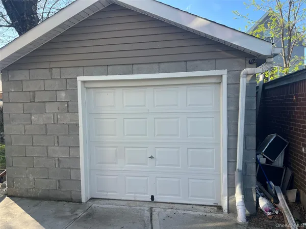 $1,399,900 | 189-20 117th Road | St. Albans