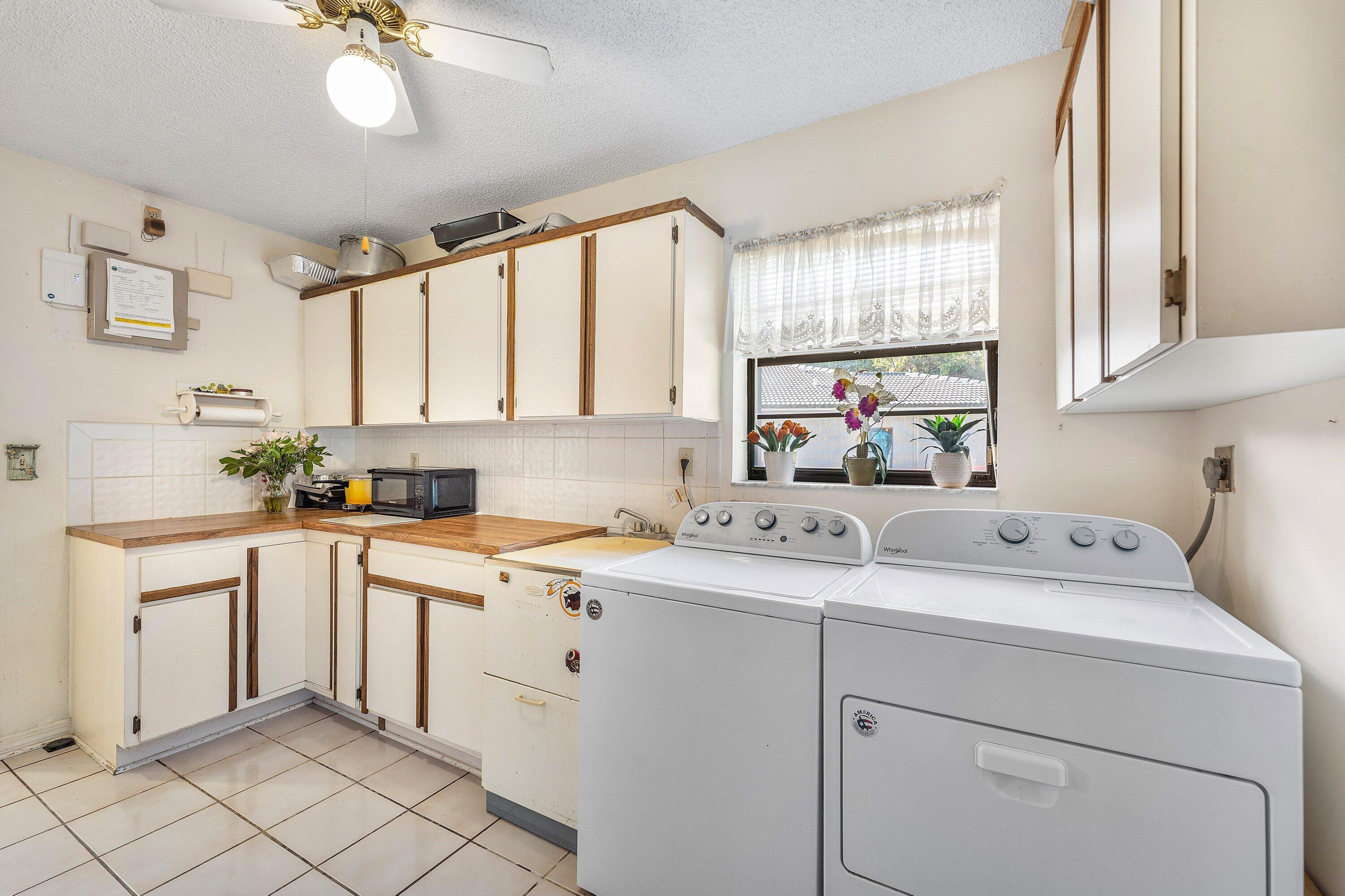 7290 Encina Lane Boca Raton, FL 33433 - Photo 15 of 41 019-7290EncinaLane-BocaRaton-FL-33433-SM