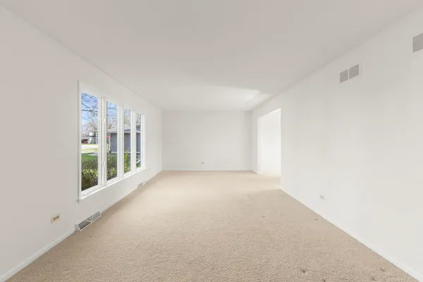 $550,000 | 1530 North Blanchard Court, Wheaton, IL 60187