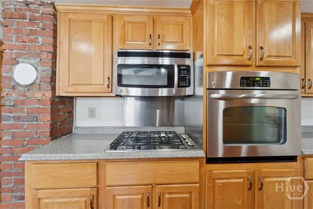 $2,350 | 742 East Park Avenue, Savannah, GA 31401