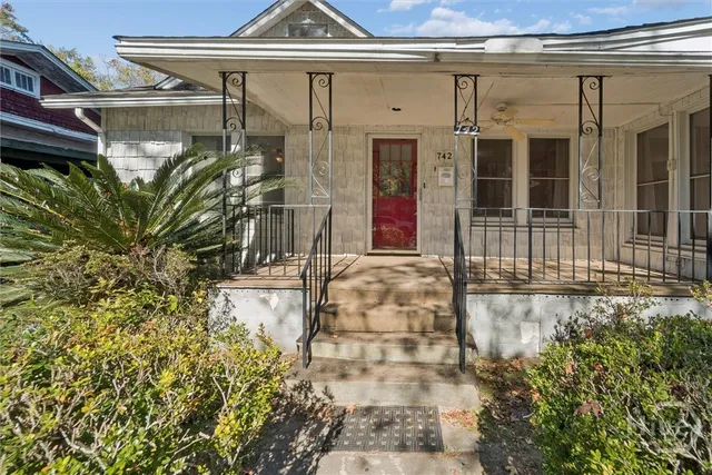 $2,350 | 742 East Park Avenue, Savannah, GA 31401