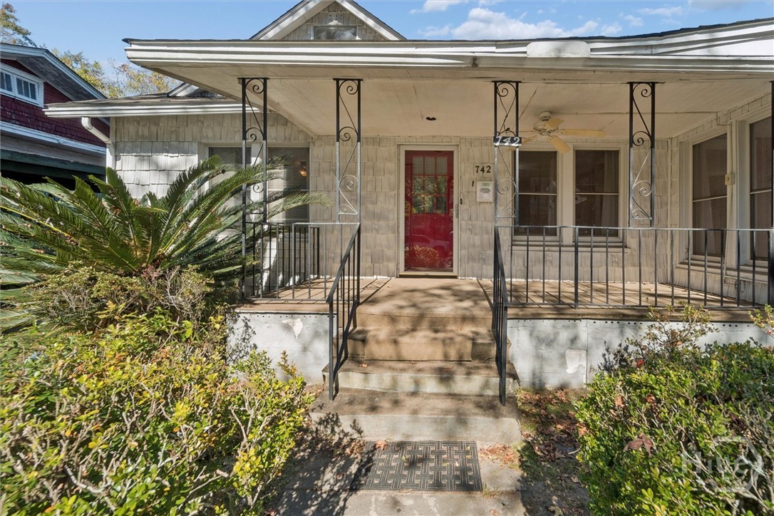 742 East Park Avenue Savannah, GA 31401 - Photo 2 of 41