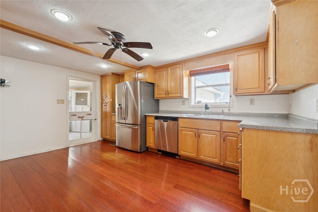 742 East Park Avenue Savannah, GA 31401 - Photo 10 of 41