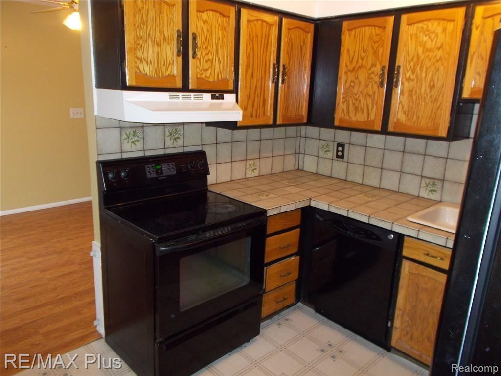 2059 Indian Road Lapeer, MI 48446 - Photo 7 of 26 DSCN1911.JPG