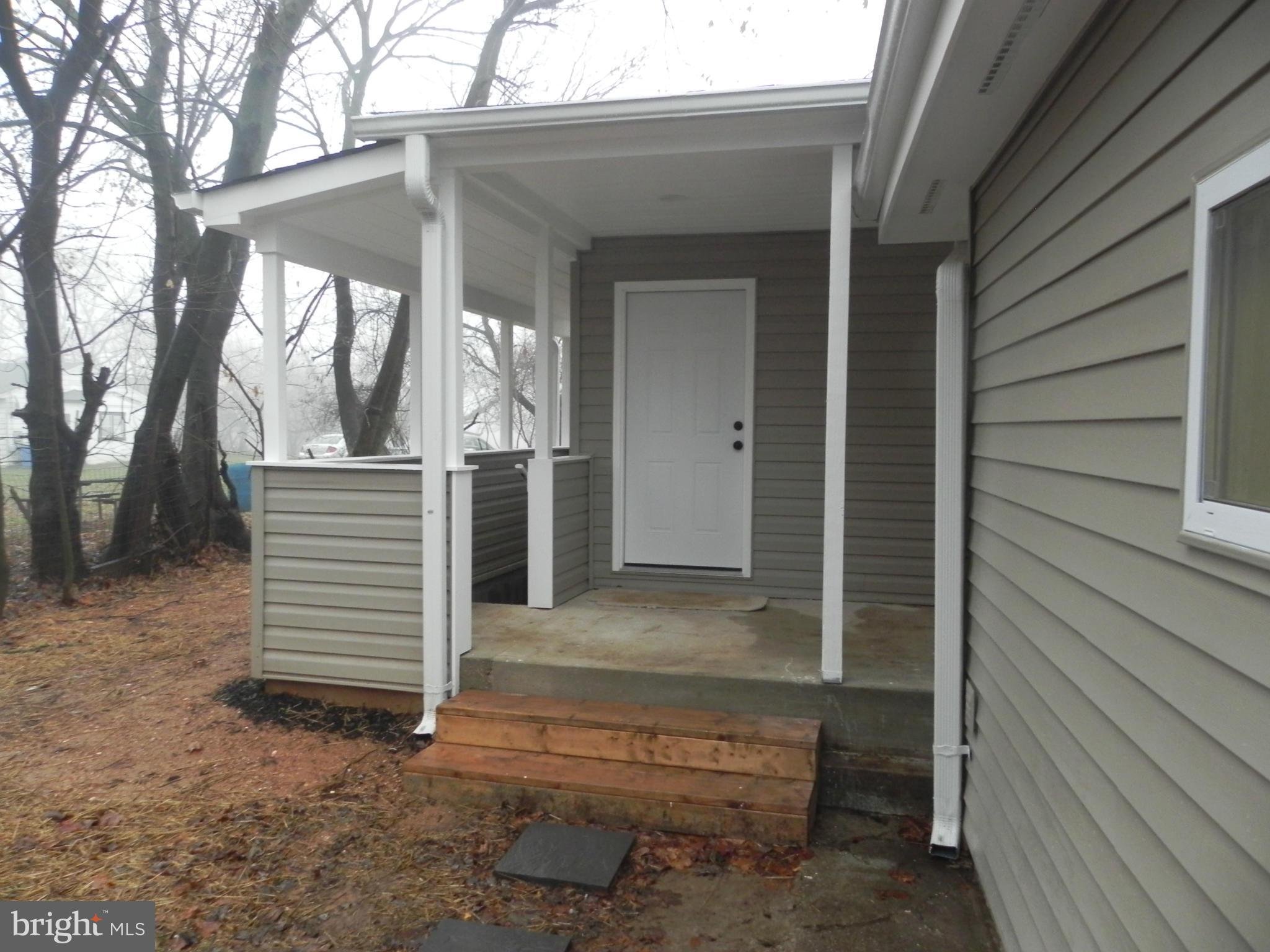 27525 Ridge Road Damascus, MD 20872 - Photo 21 of 30 Exterior (Rear)
