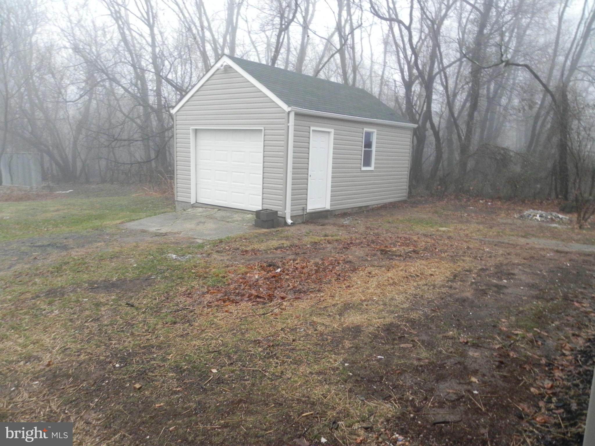 27525 Ridge Road Damascus, MD 20872 - Photo 27 of 30 1 CAR GARAGE