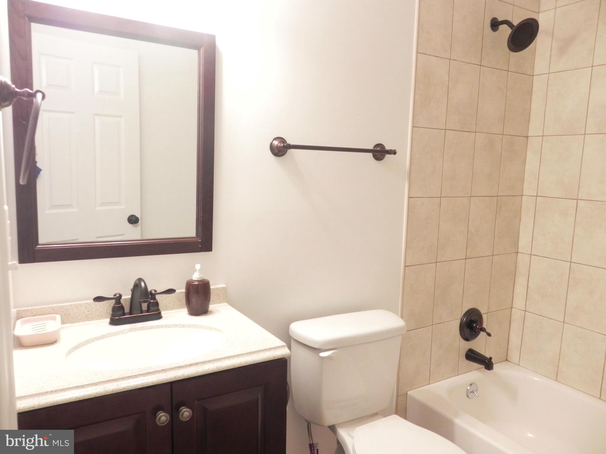 27525 Ridge Road Damascus, MD 20872 - Photo 10 of 30 Bath