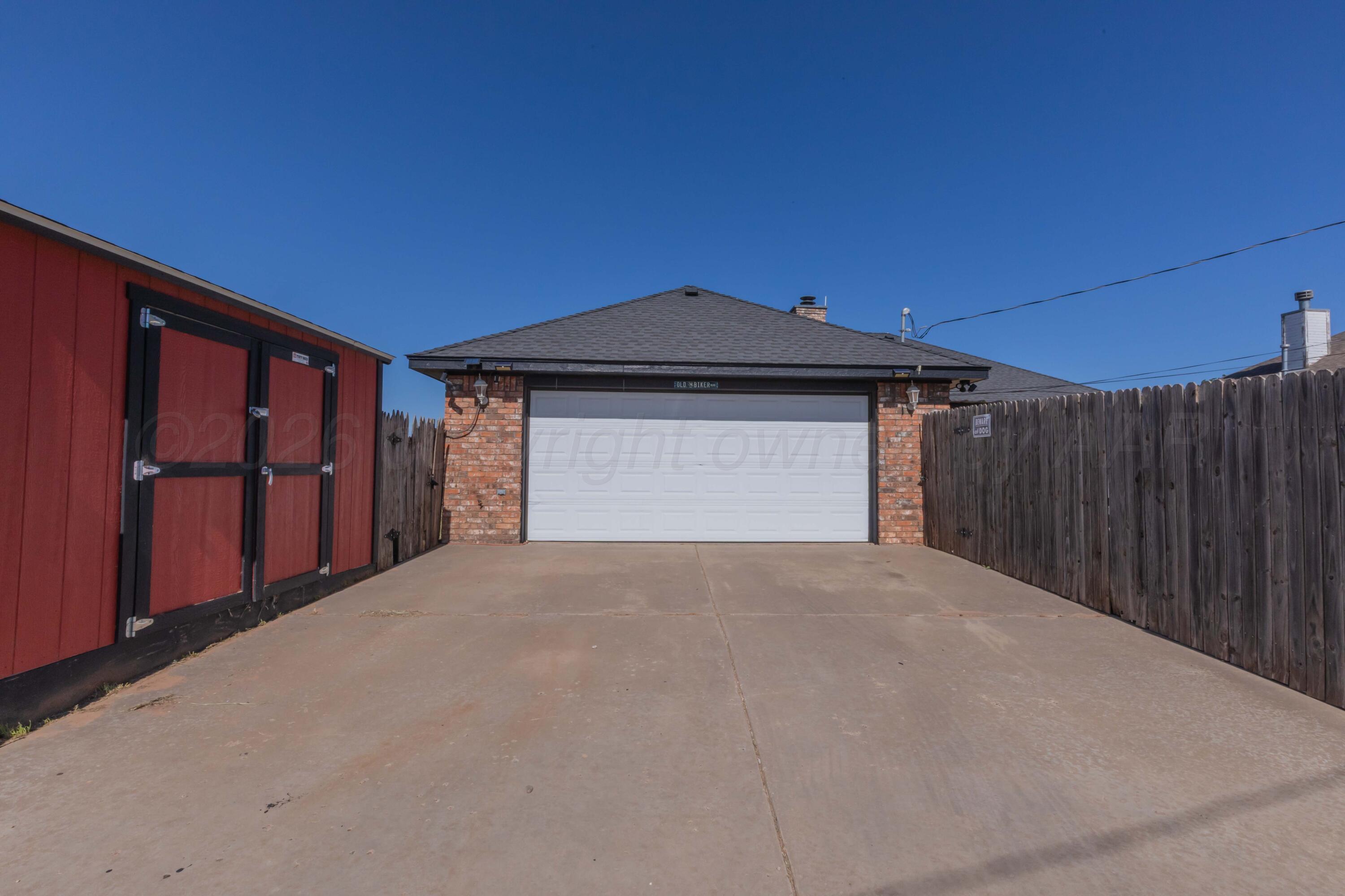5309 Spanky Lane Amarillo, TX 79110 - Photo 13 of 20 GARAGE