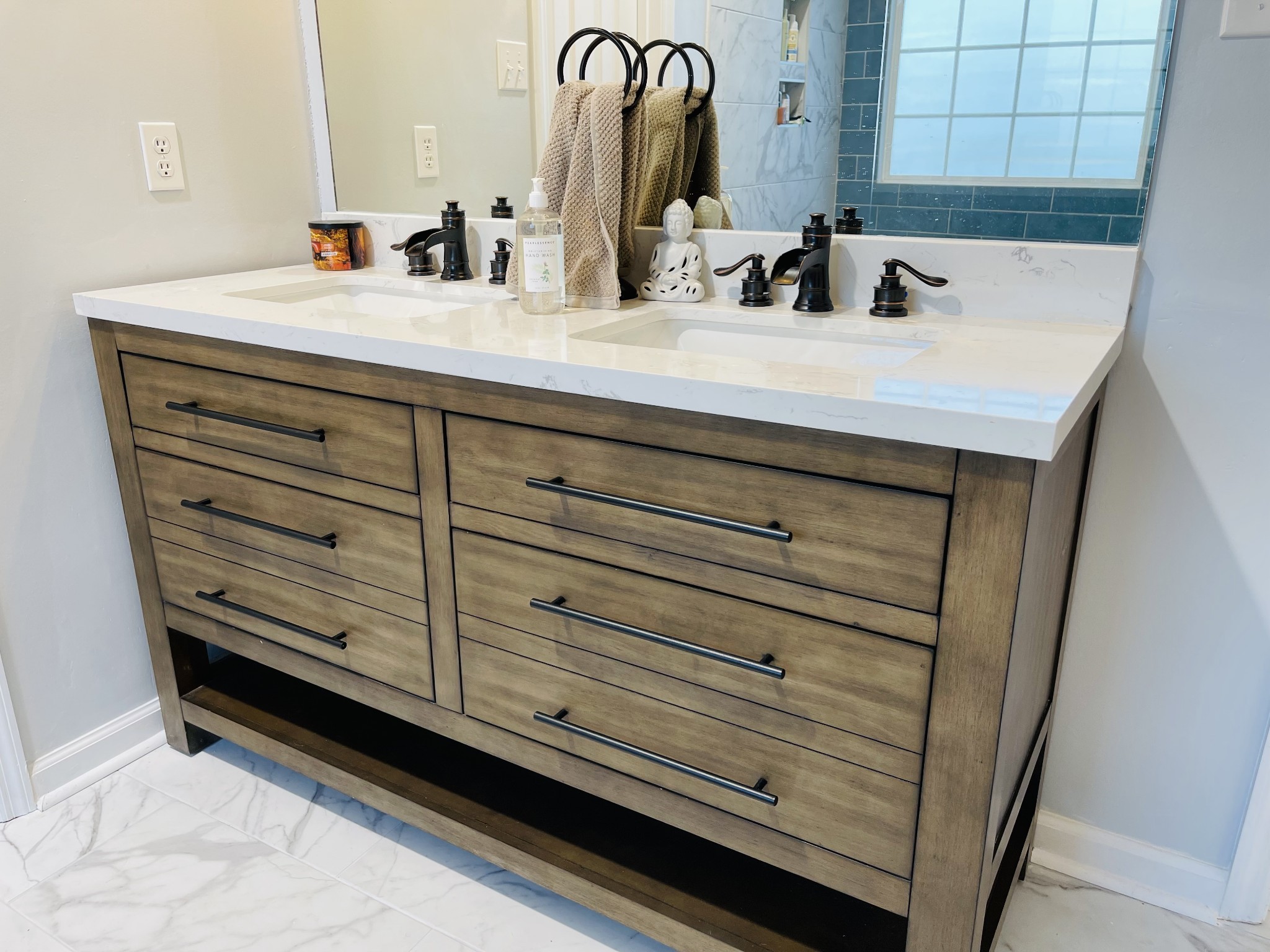 1510 Chestnut Cove Road Chapel Hill, TN 37034 - Photo 12 of 25 a bathroom with a sink and a mirror
