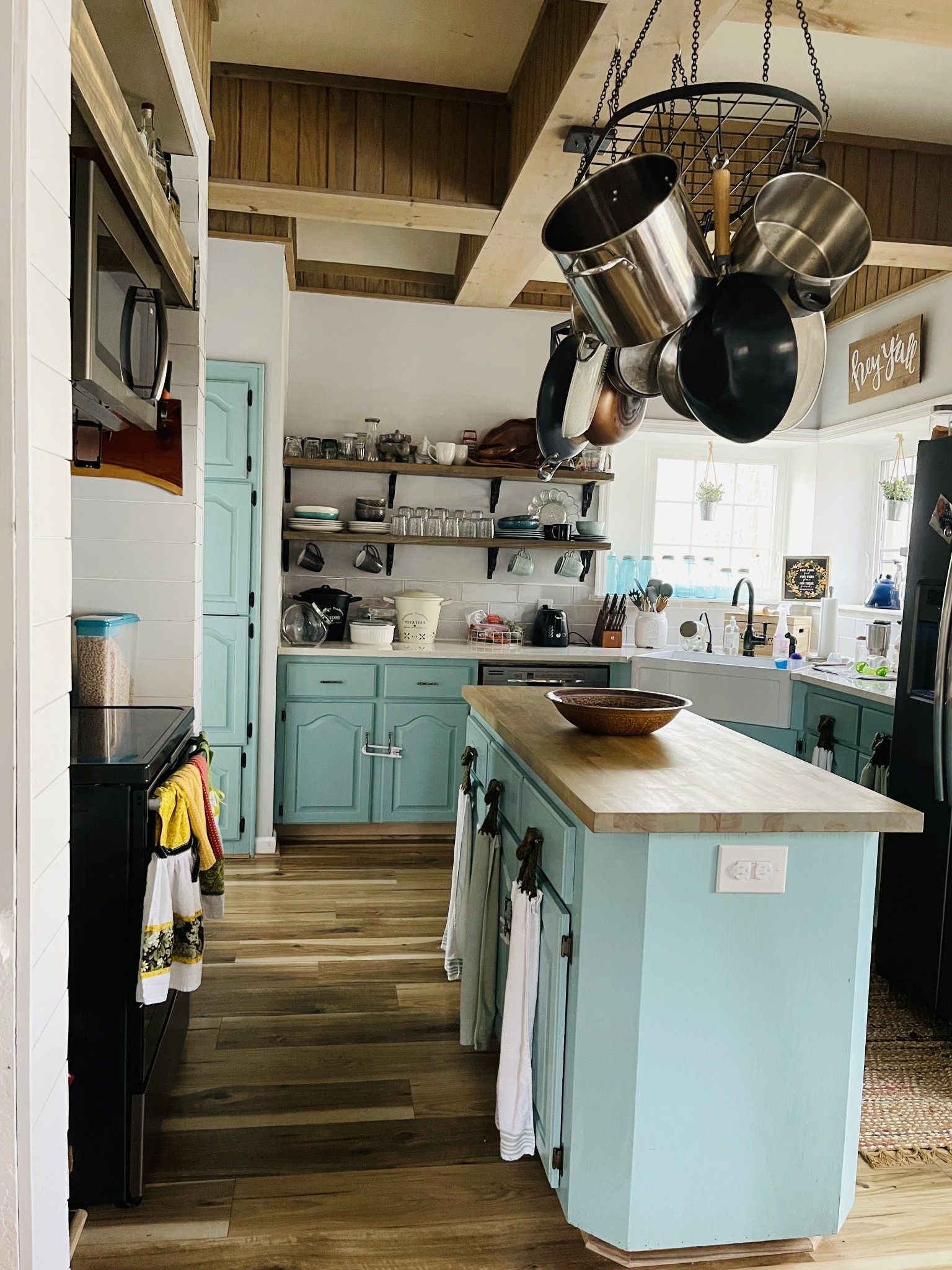 1510 Chestnut Cove Road Chapel Hill, TN 37034 - Photo 4 of 25 a kitchen with stainless steel appliances granite countertop a sink and a stove