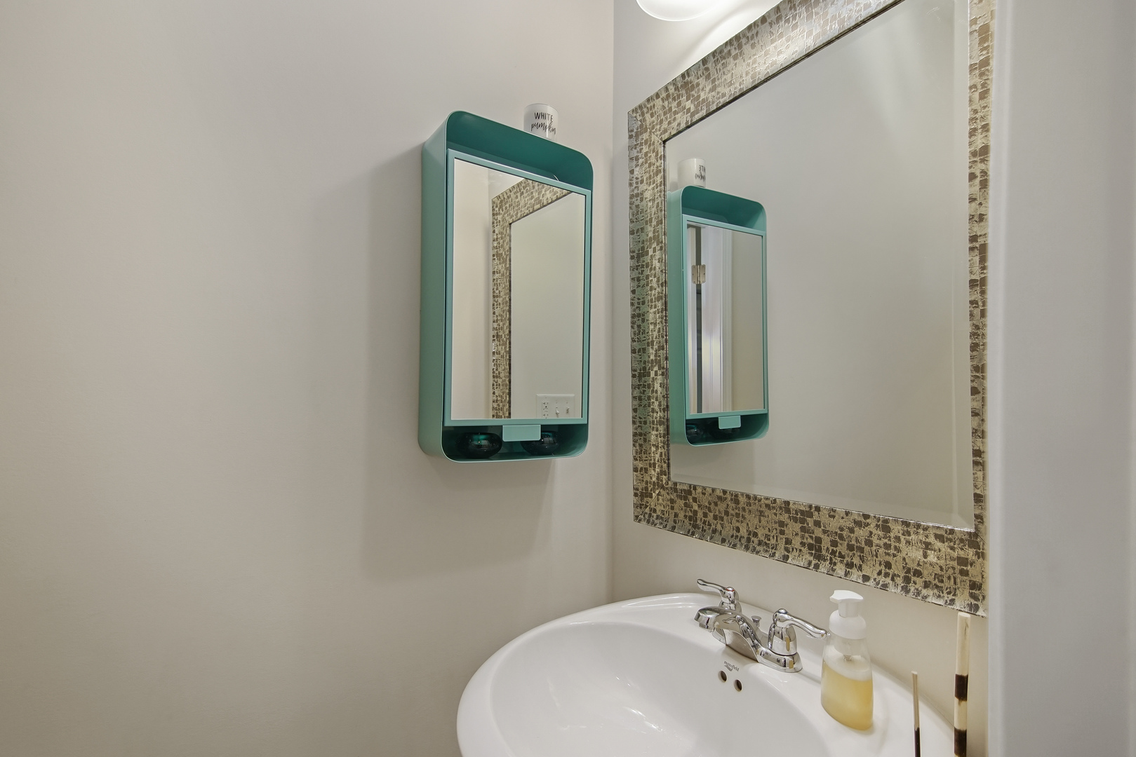 2817 Church Road Aurora, IL 60502 - Photo 25 of 43