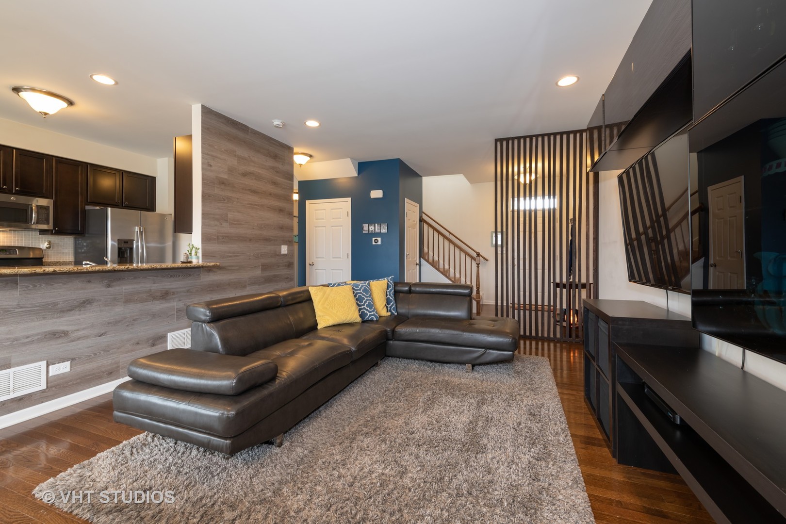 2817 Church Road Aurora, IL 60502 - Photo 4 of 43