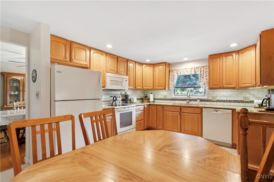 7452 Moonvalley Drive Clay, NY 13088 - Photo 14 of 50