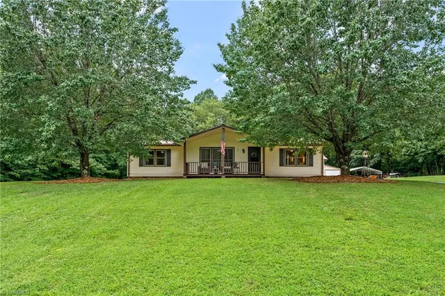 $495,000 | 311 Pebble Drive, Thomasville, NC 27360