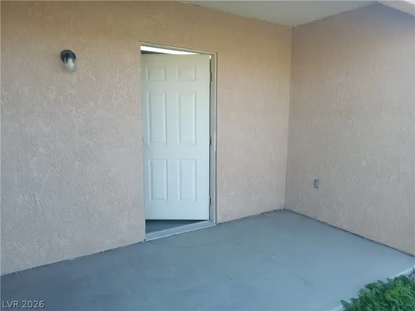 $1,250 | 165 South Mount Charleston Drive East, Unit B, Pahrump, NV 89048