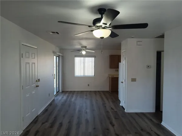 $1,250 | 165 South Mount Charleston Drive East, Unit B, Pahrump, NV 89048