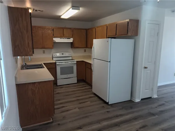 $1,250 | 165 South Mount Charleston Drive East, Unit B, Pahrump, NV 89048