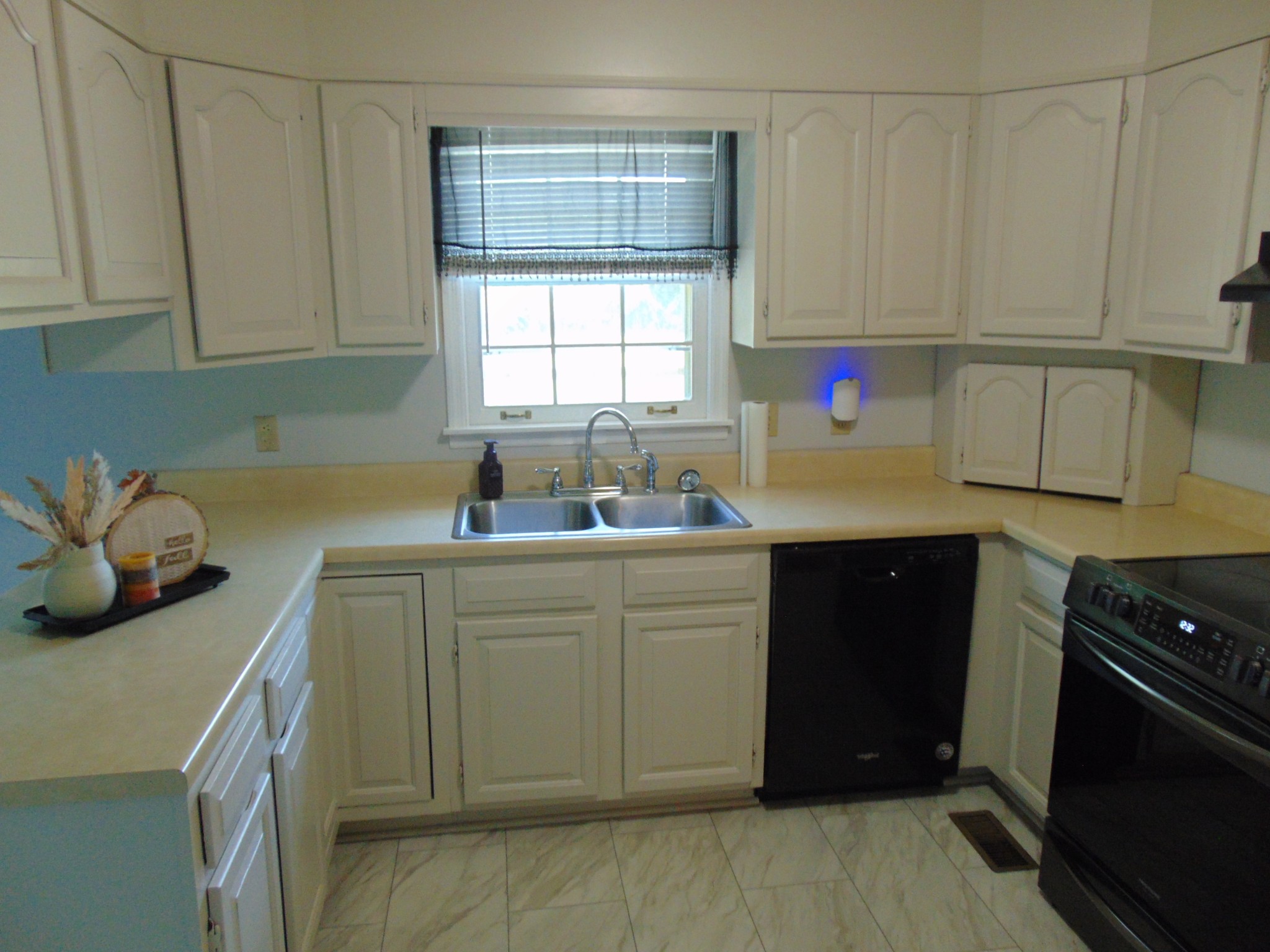 1684 Springplace Road Lewisburg, TN 37091 - Photo 21 of 48 a kitchen with a sink cabinets and window