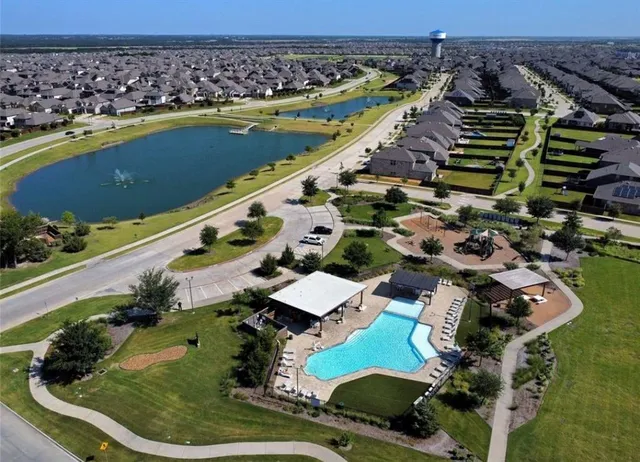 $599,999 | 1461 Pleasant Knoll Trail, Aubrey, TX 76227