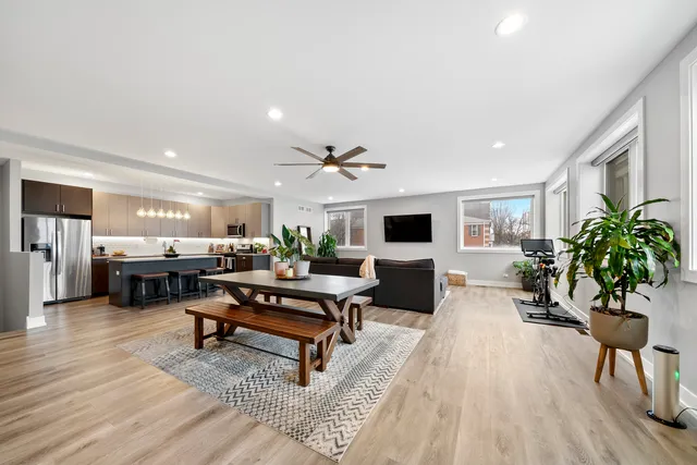 $530,000 | 2300 West Jackson Boulevard, Unit 1E, Chicago, IL 60612