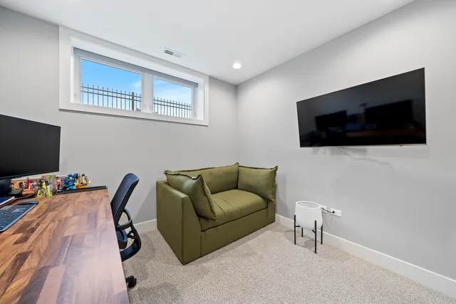 $530,000 | 2300 West Jackson Boulevard, Unit 1E, Chicago, IL 60612