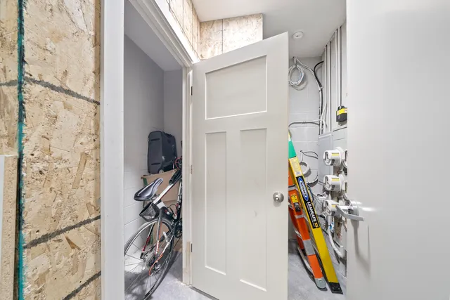 $530,000 | 2300 West Jackson Boulevard, Unit 1E, Chicago, IL 60612