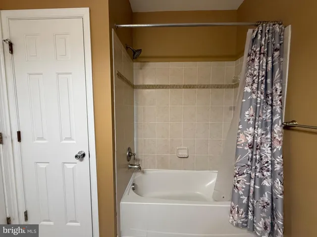 $2,045 | 621 Cobblestone Boulevard, Unit T3, Fredericksburg, VA 22401