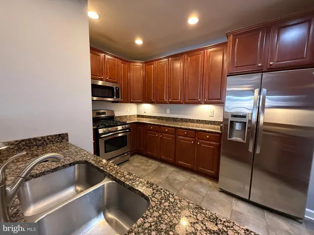 $2,045 | 621 Cobblestone Boulevard, Unit T3, Fredericksburg, VA 22401