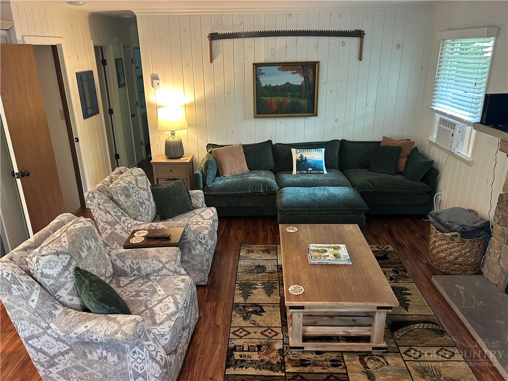 214 Spruce Pine Road Newland, NC 28657 - Photo 2 of 10