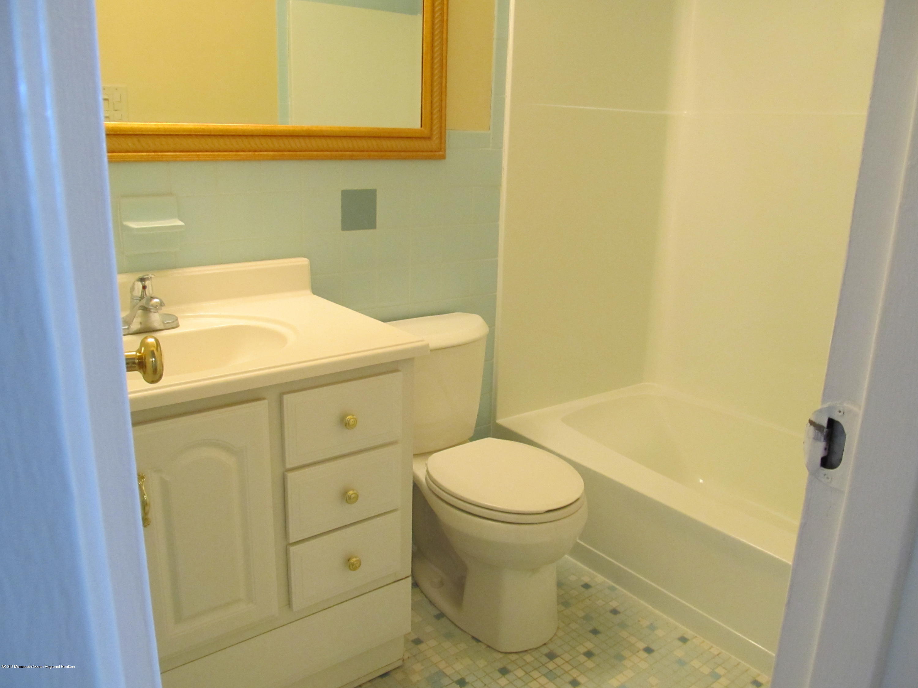 200 Portland Road, Unit A19 Highlands, NJ 07732 - Photo 9 of 16 IMG_1938