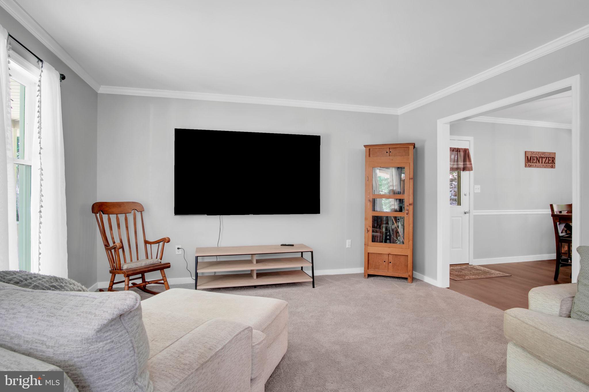 580 Spring Lane Boiling Springs, PA 17007 - Photo 4 of 37