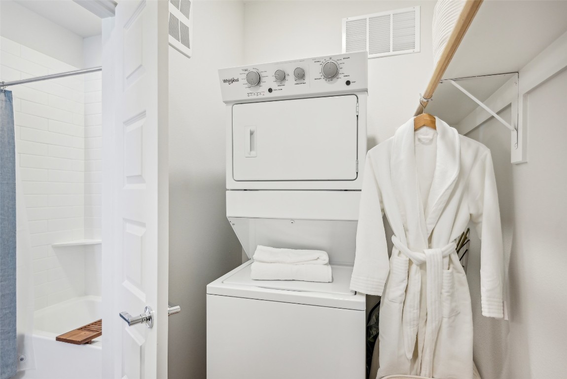 3651-324 South Custer Road McKinney, TX 75070 - Photo 25 of 28 a utility room with dryer and washer