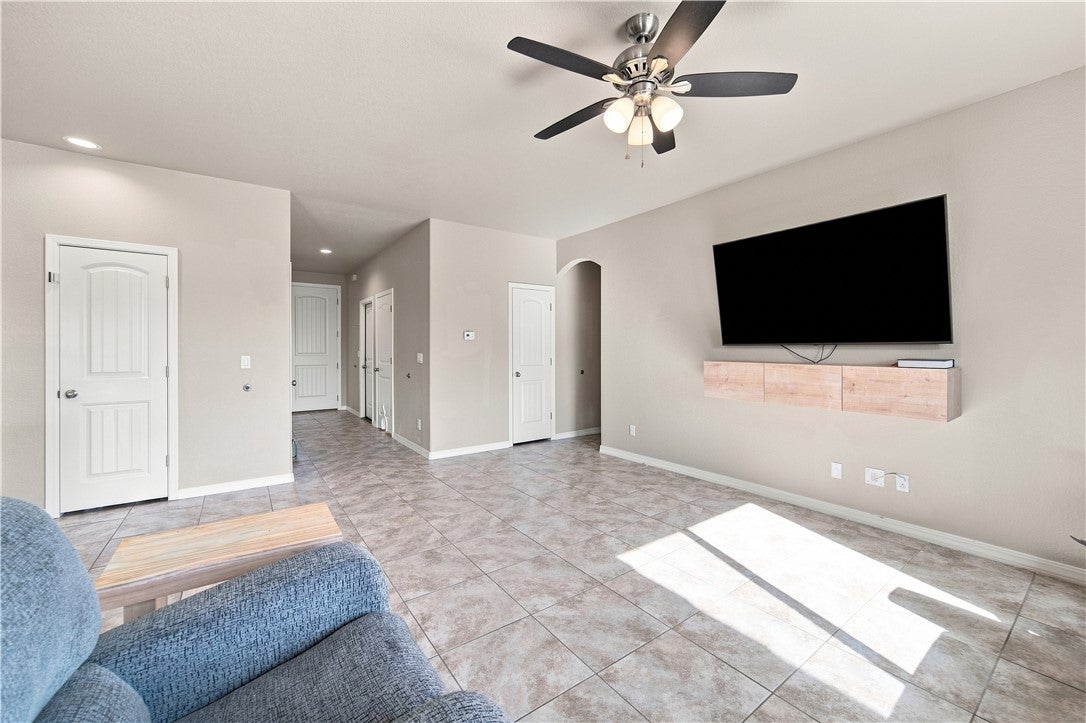 5353 Eagle View Road Kingman, AZ 86409 - Photo 11 of 66 Gallery Image 11