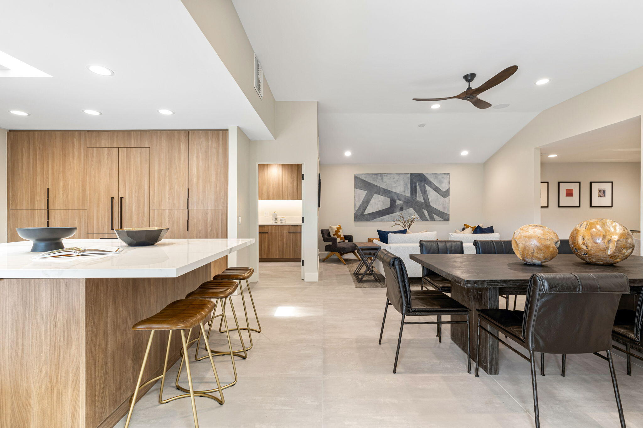 27 Colgate Drive Rancho Mirage, CA 92270 - Photo 21 of 87 a view of a dining area with furniture