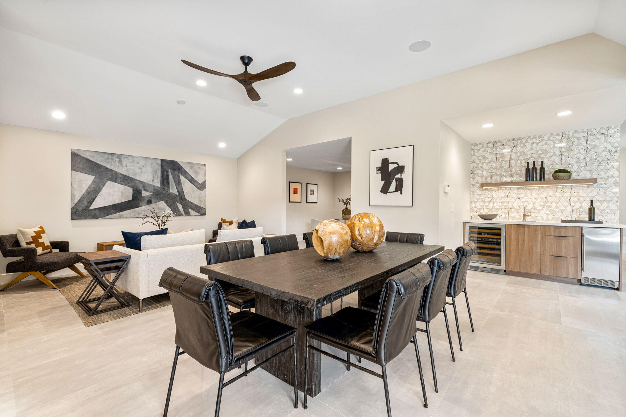 27 Colgate Drive Rancho Mirage, CA 92270 - Photo 31 of 87 a view of a dining room and livingroom