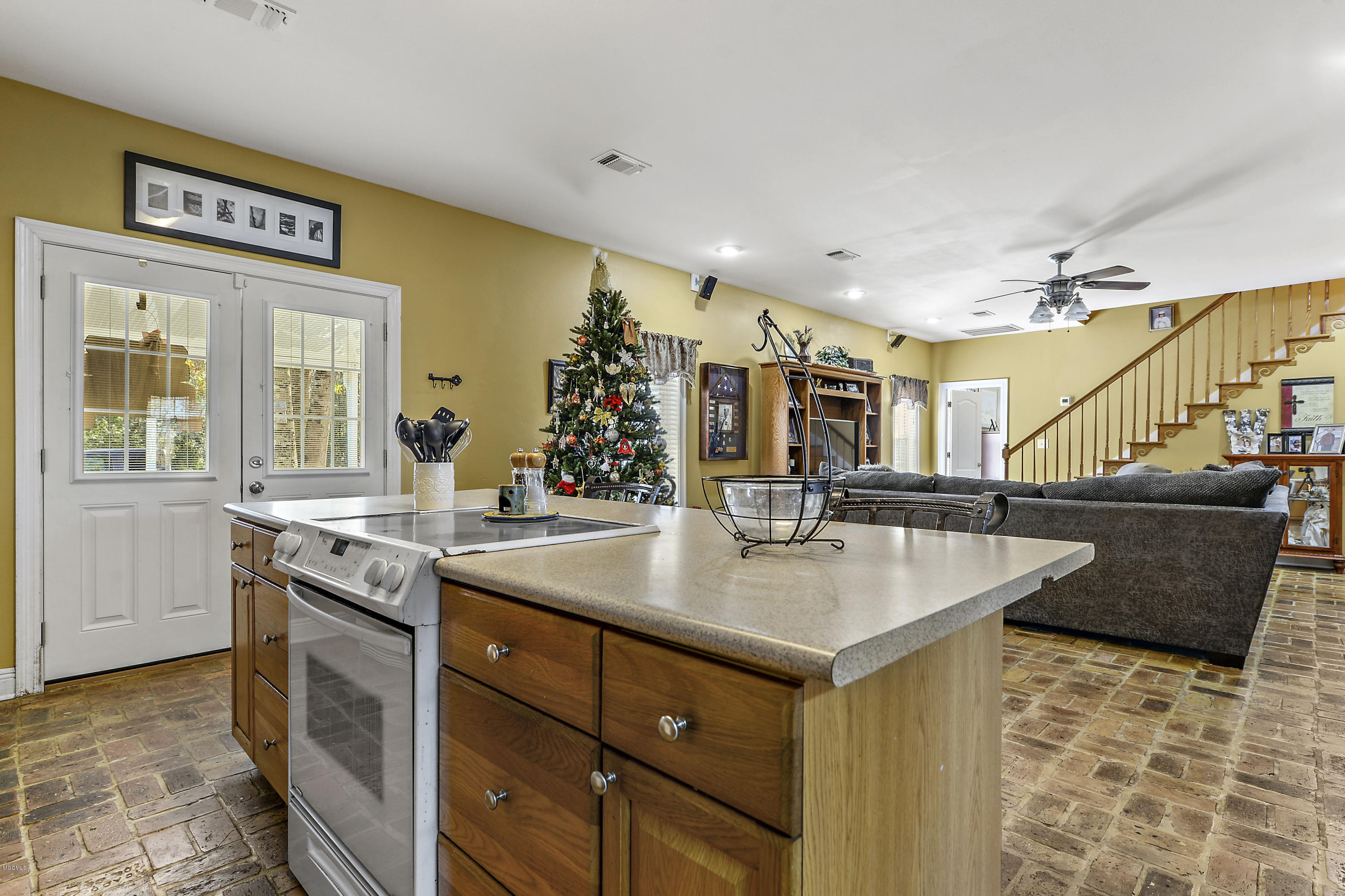 16200 Lizana School Road Gulfport, MS 39503 - Photo 10 of 24 large island