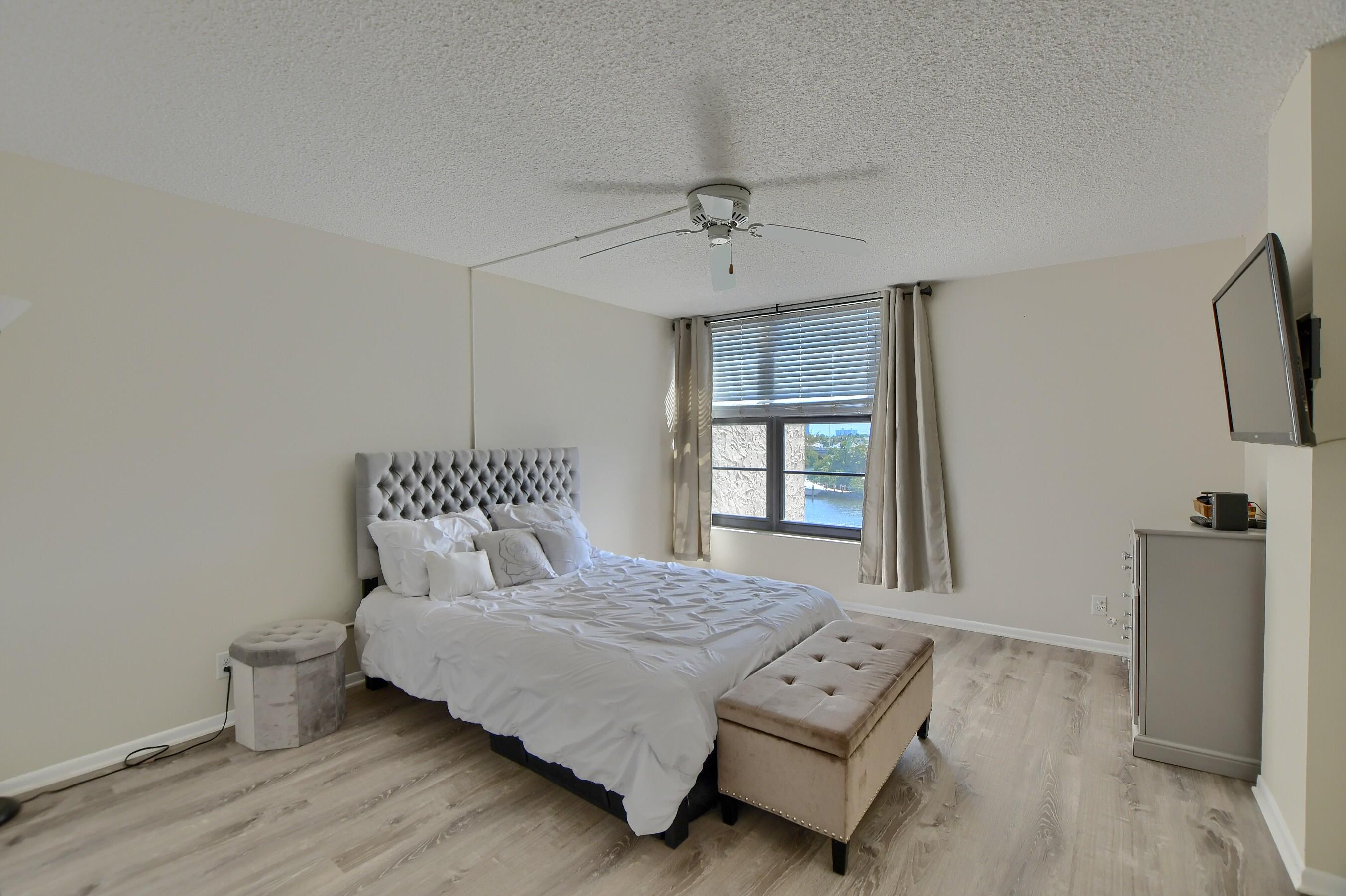 13 Royal Palm Way, Unit 404 Boca Raton, FL 33432 - Photo 13 of 27 13_ebf_4093-hdr(5)