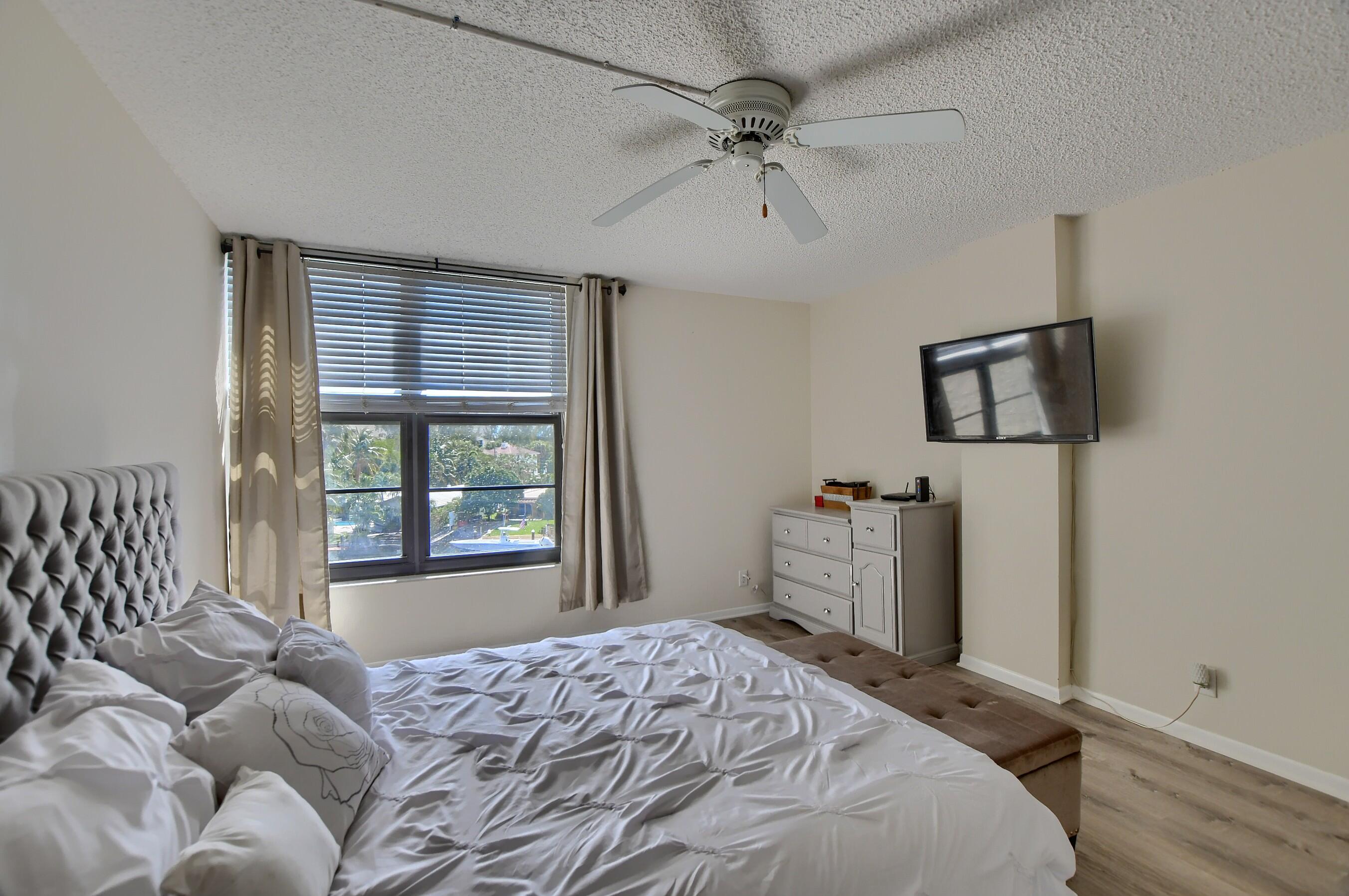 13 Royal Palm Way, Unit 404 Boca Raton, FL 33432 - Photo 14 of 27 14_ebf_4098-hdr(5)