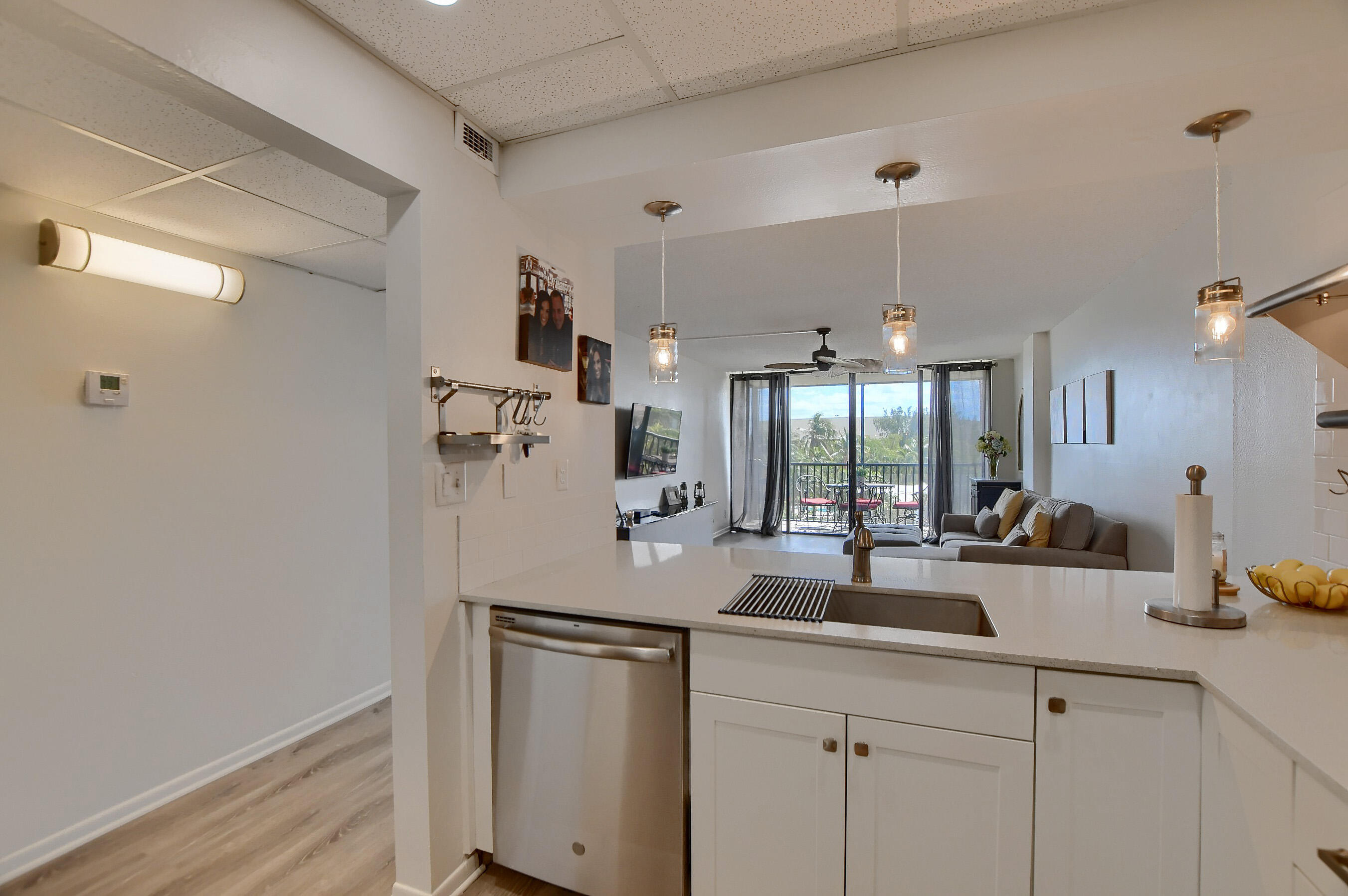 13 Royal Palm Way, Unit 404 Boca Raton, FL 33432 - Photo 10 of 27 10_ebf_4088-hdr(5)