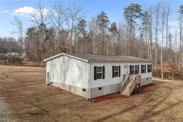 $249,900 | 3309 East Calloway Drive, Haw River, NC 27258
