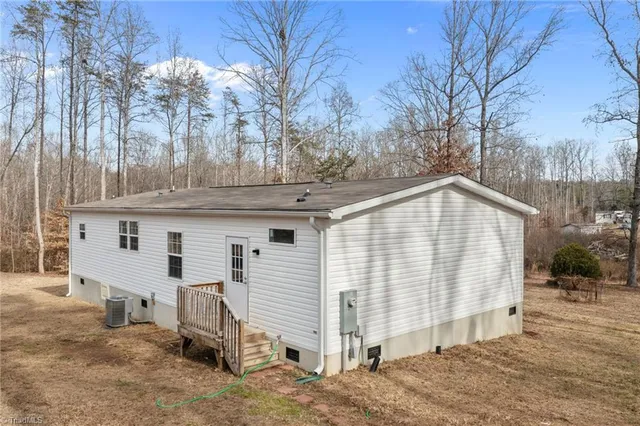 $249,900 | 3309 East Calloway Drive, Haw River, NC 27258
