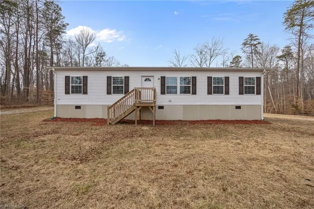$249,900 | 3309 East Calloway Drive, Haw River, NC 27258