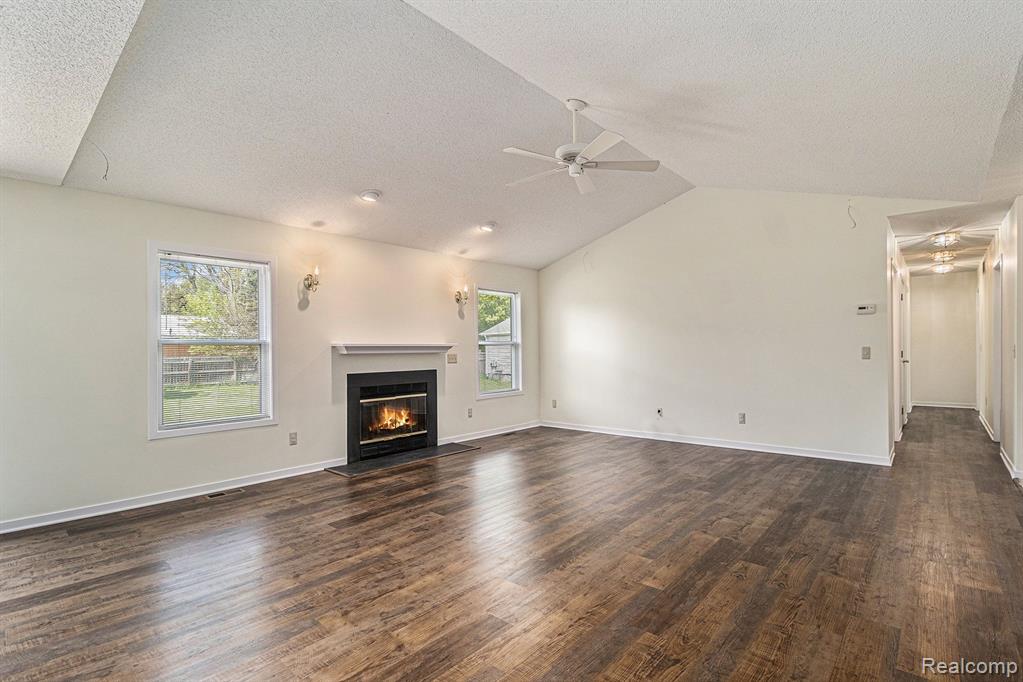45 North Hospital Road Waterford, MI 48327 - Photo 4 of 27 Gallery Image 4