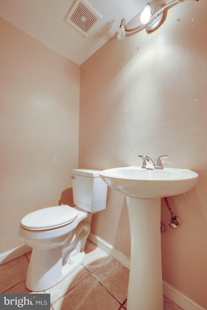 6802 Robinia Road Temple Hills, MD 20748 - Photo 12 of 36