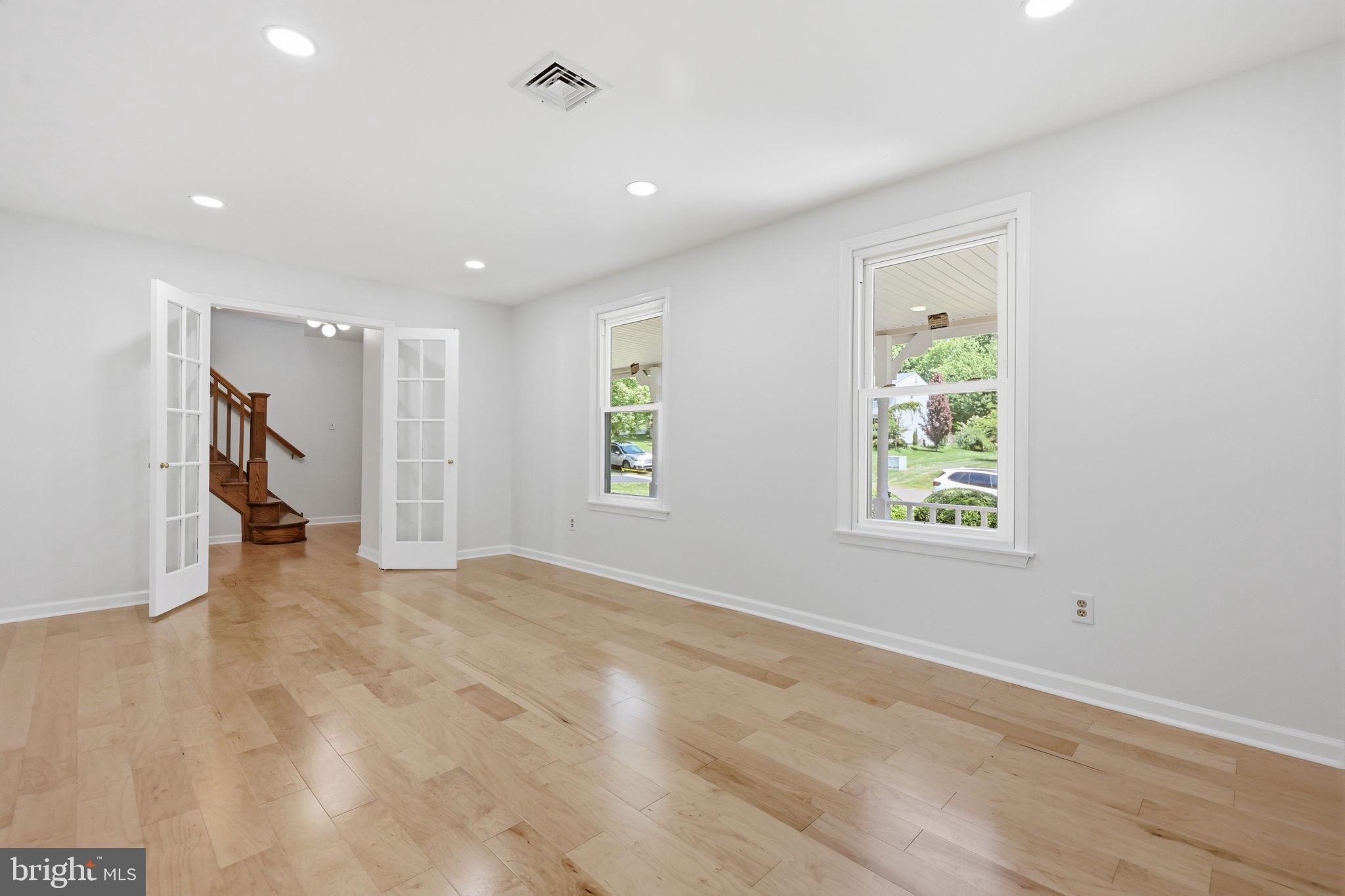 2461 Pine Cone Road Warrington, PA 18976 - Photo 8 of 51 Living room