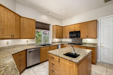 $1,150,000 | 31 Sherwood Road, Rancho Mirage, CA 92270